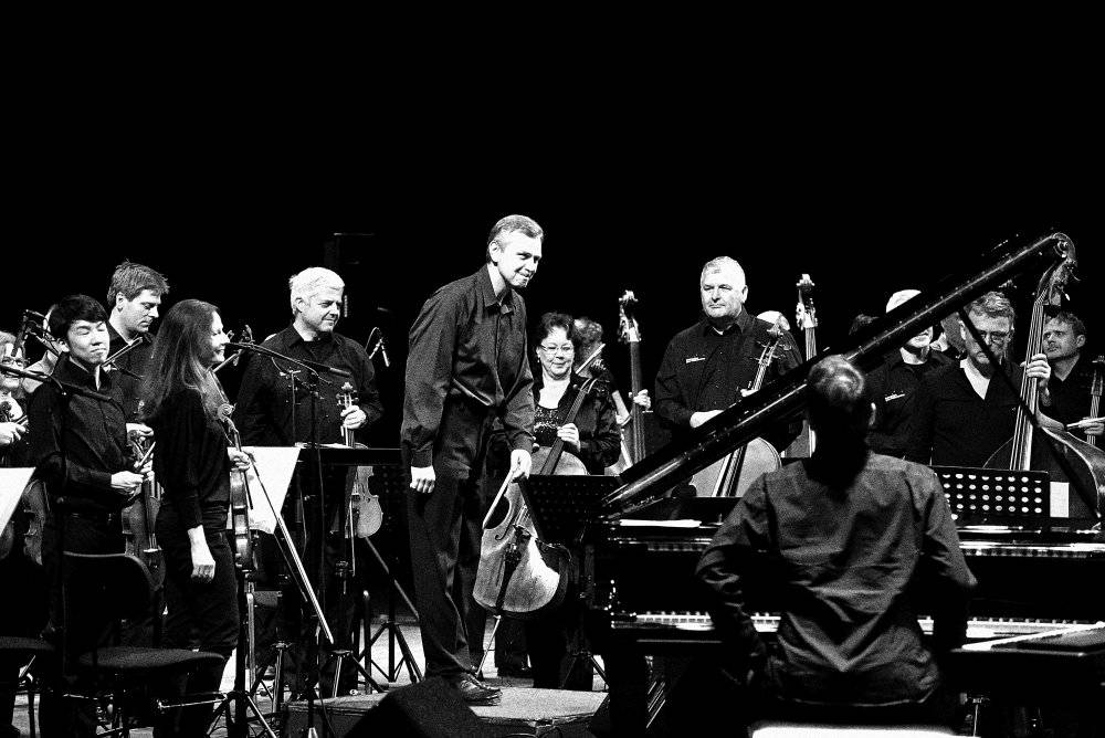 Kamerunský hudebník Richard Bona, přezdívaný 