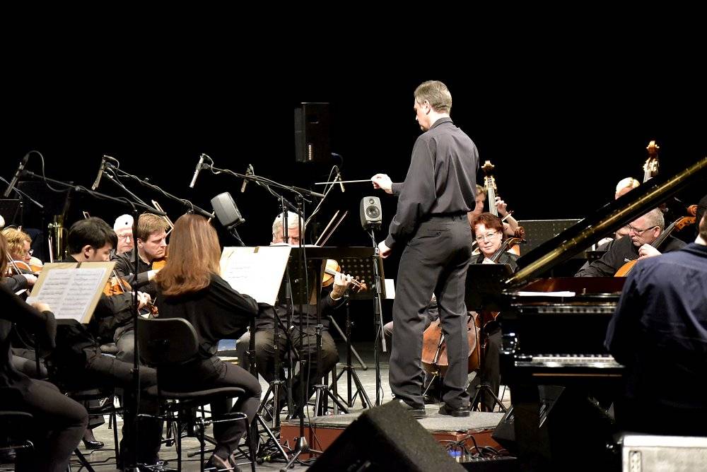 Kamerunský hudebník Richard Bona, přezdívaný 