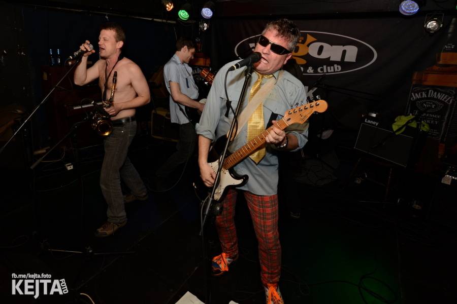 N.V.Ú. a Volant v Praze hlásili: Budoucnost už byla!