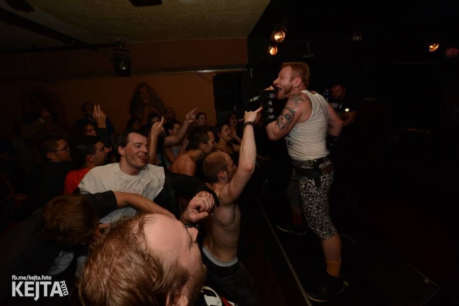 N.V.Ú. a Volant v Praze hlásili: Budoucnost už byla!