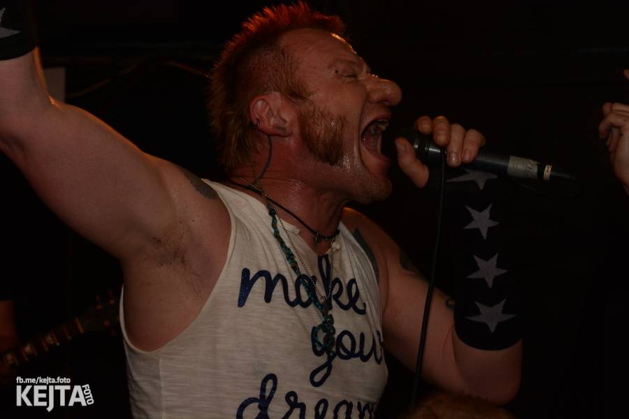 N.V.Ú. a Volant v Praze hlásili: Budoucnost už byla!