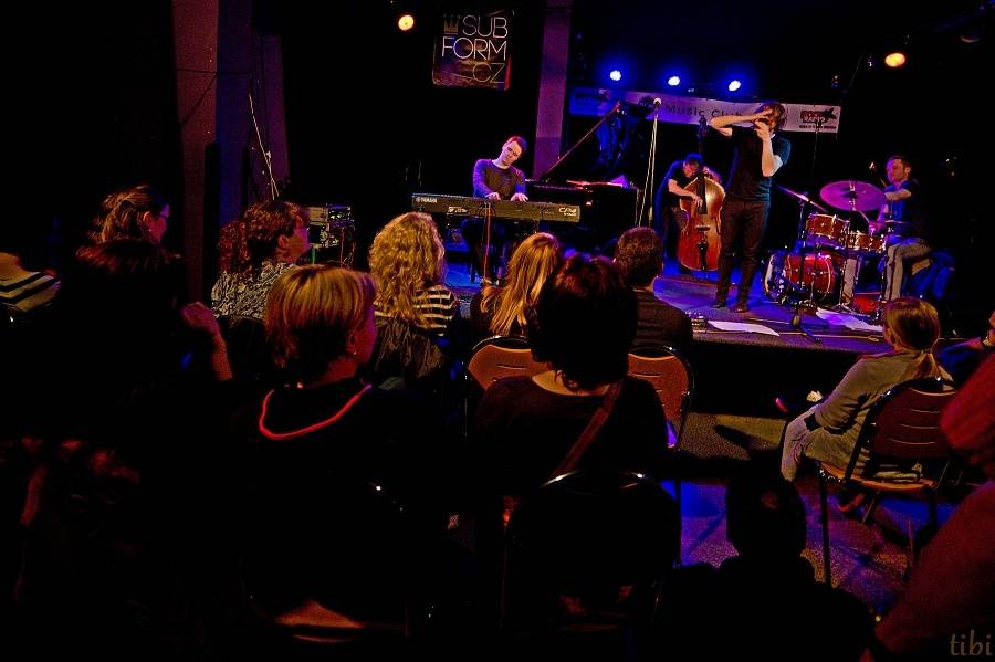 Dan Bárta s Balzar Triem předvedli v Českých Budějovicích také novinky