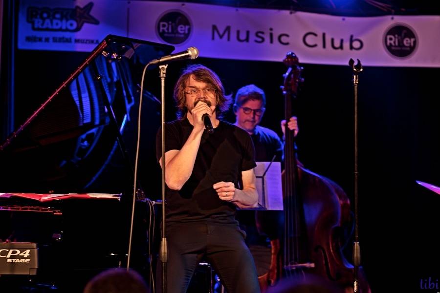 Dan Bárta s Balzar Triem předvedli v Českých Budějovicích také novinky