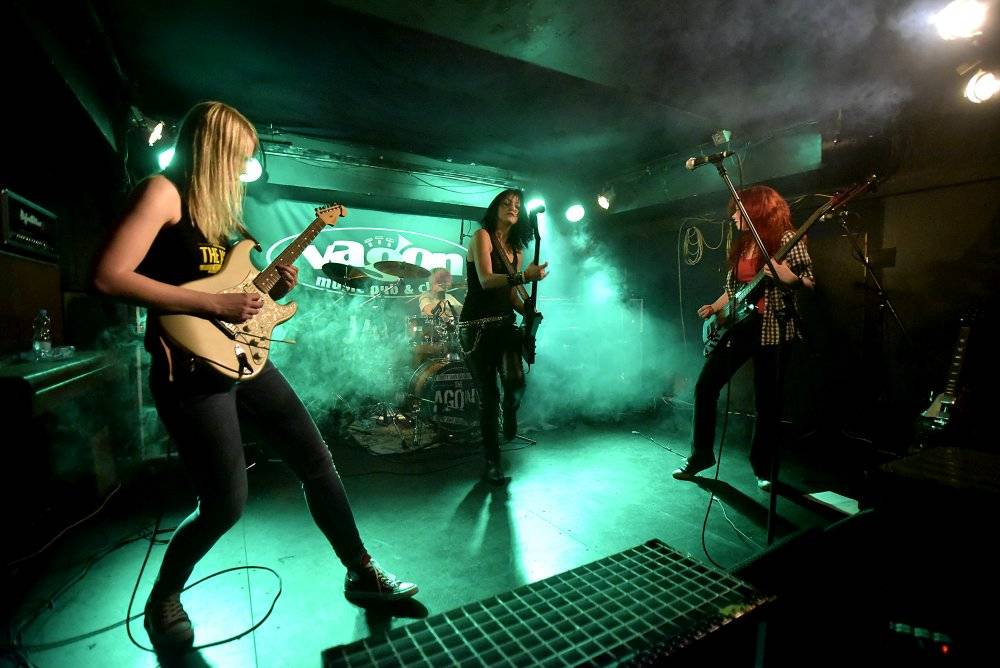 Shameless, The Agony a Nasty Ratz řádili v pražském Vagonu