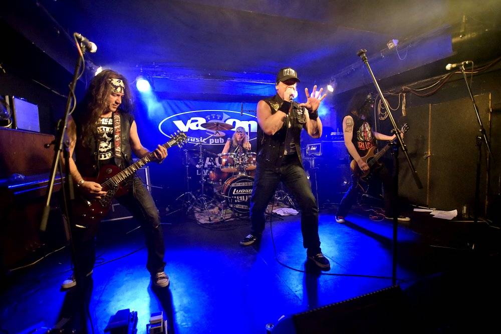 Shameless, The Agony a Nasty Ratz řádili v pražském Vagonu