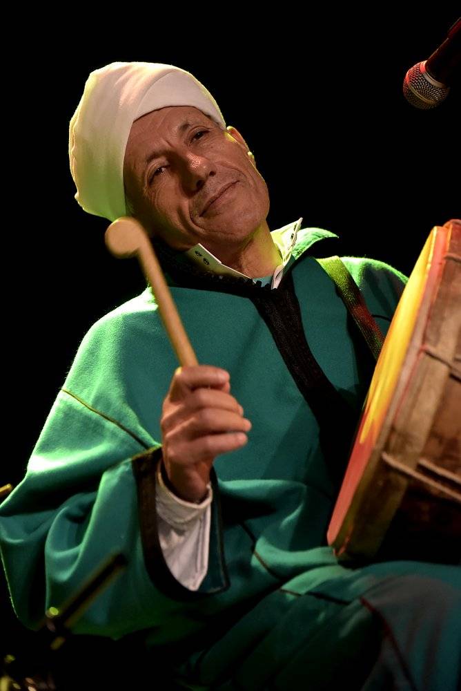 Fascinující transovní hudba z Maroka v podání Jajouka zněla Akropolí