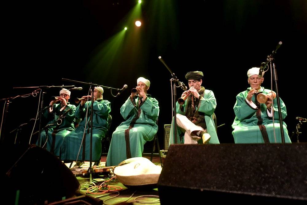 Fascinující transovní hudba z Maroka v podání Jajouka zněla Akropolí