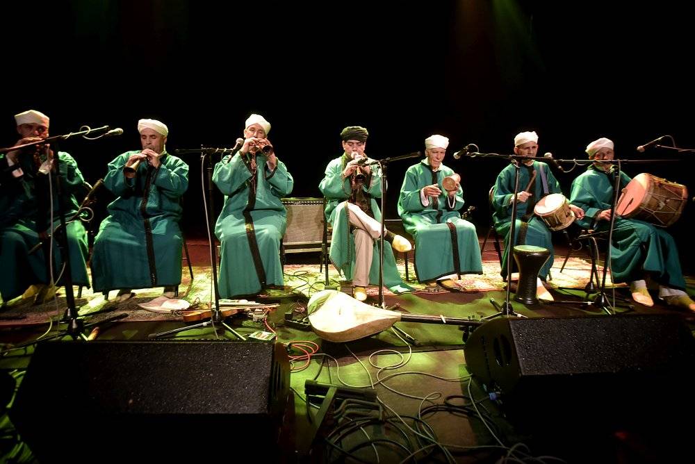 Fascinující transovní hudba z Maroka v podání Jajouka zněla Akropolí