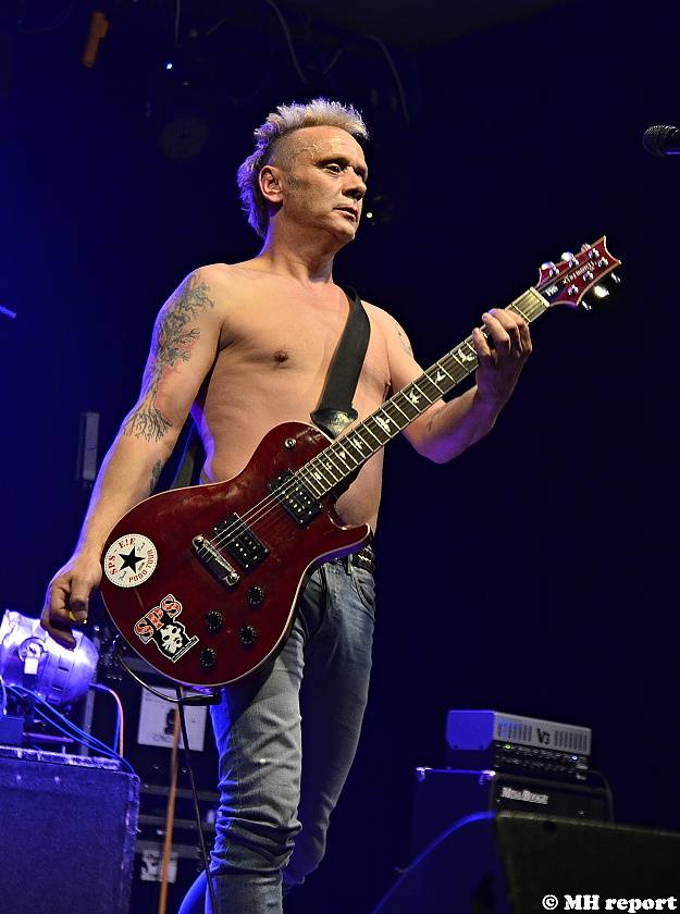 Velikonoční punkový večírek v Plzni: Šeříkovku ovládli Visací zámek a SPS