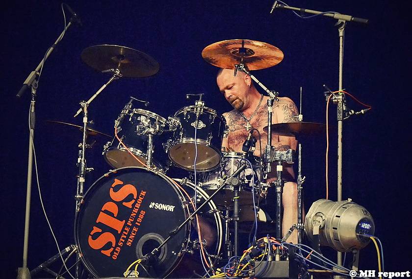 Velikonoční punkový večírek v Plzni: Šeříkovku ovládli Visací zámek a SPS