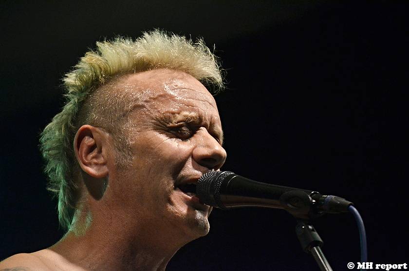 Velikonoční punkový večírek v Plzni: Šeříkovku ovládli Visací zámek a SPS