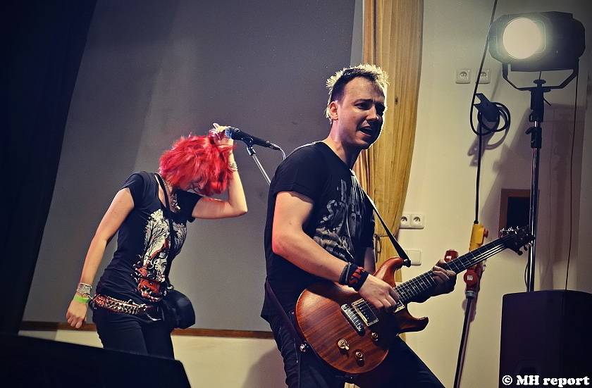 Velikonoční punkový večírek v Plzni: Šeříkovku ovládli Visací zámek a SPS