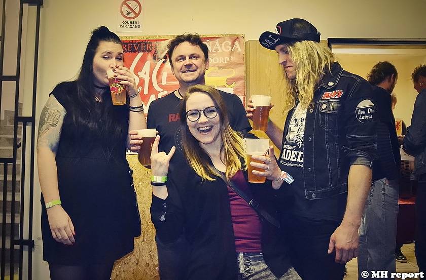 Velikonoční punkový večírek v Plzni: Šeříkovku ovládli Visací zámek a SPS