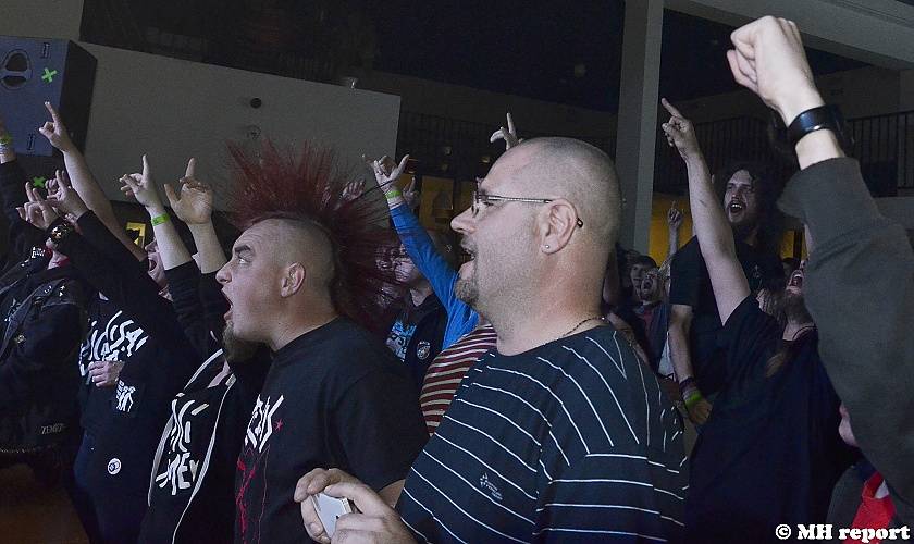 Velikonoční punkový večírek v Plzni: Šeříkovku ovládli Visací zámek a SPS