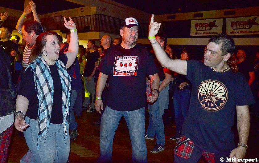 Velikonoční punkový večírek v Plzni: Šeříkovku ovládli Visací zámek a SPS