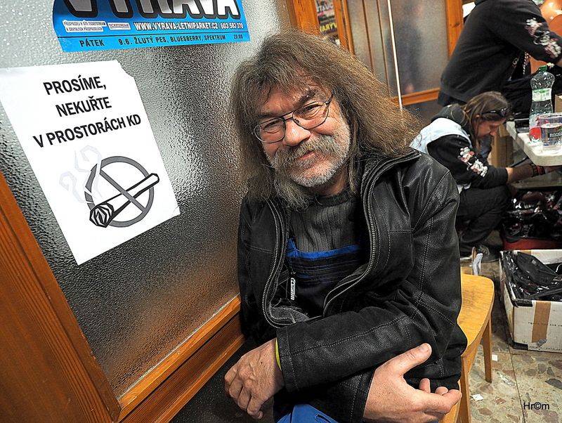 Rocková koleda v Králíkách: Za Walda Gang zpíval Miro Šmajda, Harlej opěvoval Přirození a Krucipüsk líbal rety tvý