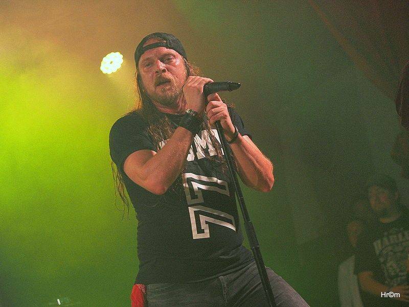 Rocková koleda v Králíkách: Za Walda Gang zpíval Miro Šmajda, Harlej opěvoval Přirození a Krucipüsk líbal rety tvý