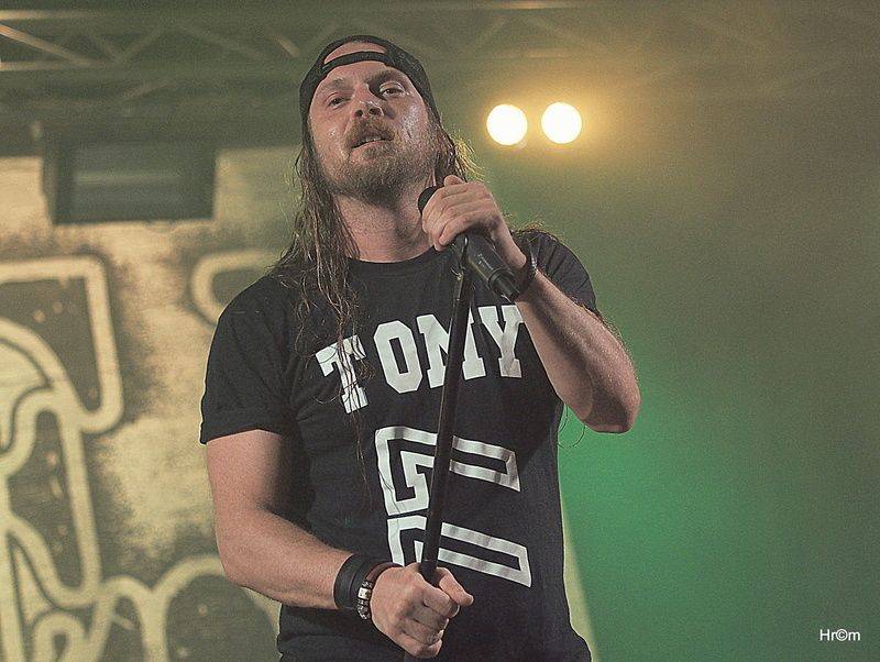 Rocková koleda v Králíkách: Za Walda Gang zpíval Miro Šmajda, Harlej opěvoval Přirození a Krucipüsk líbal rety tvý