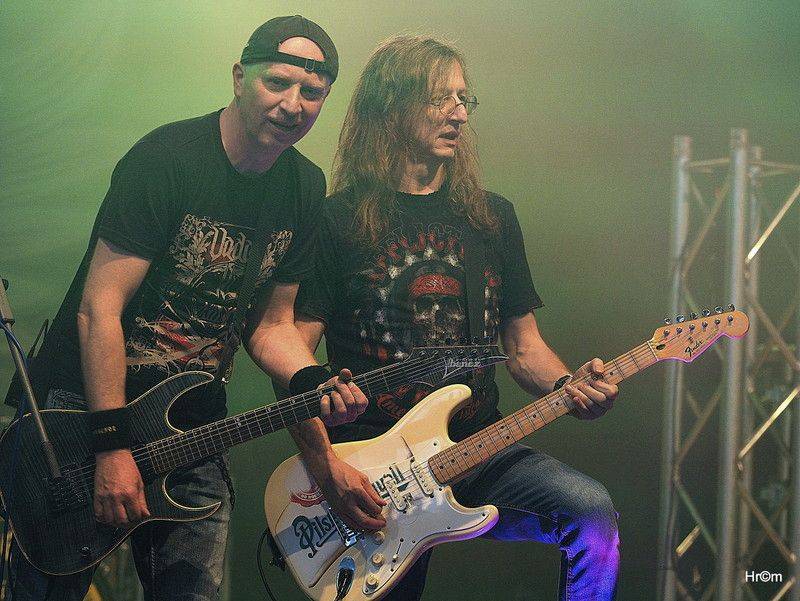 Rocková koleda v Králíkách: Za Walda Gang zpíval Miro Šmajda, Harlej opěvoval Přirození a Krucipüsk líbal rety tvý