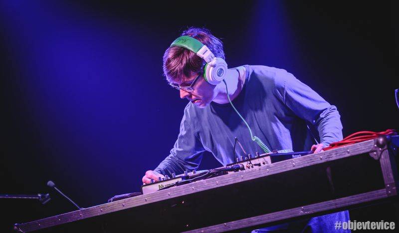 První jarní party na palubě Cargo Gallery obstarali Dan Bárta, En.dru a JeN Hovorka