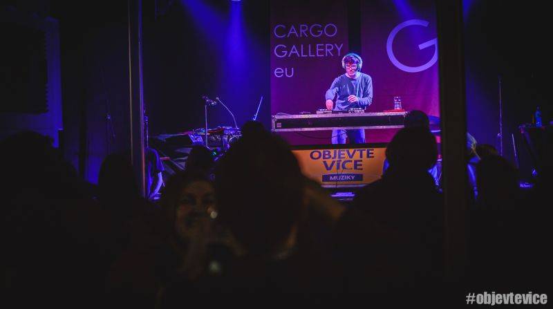 První jarní party na palubě Cargo Gallery obstarali Dan Bárta, En.dru a JeN Hovorka