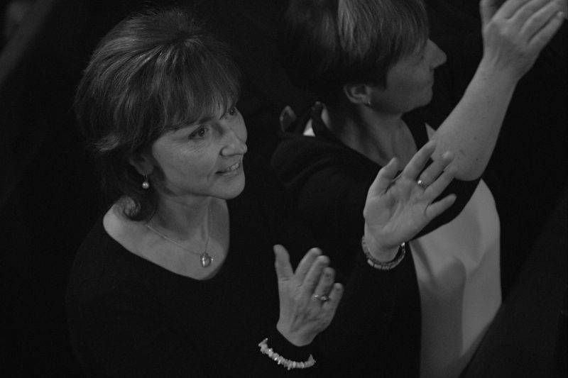 Anna K. roztančila plzeňskou synagogu novinkami z desky Světlo, diváci aplaudovali vestoje