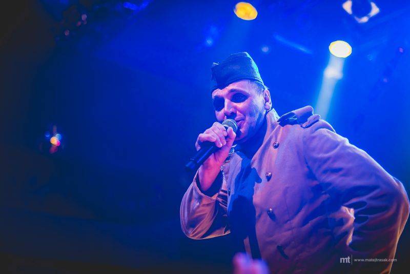 J.A.R. eskalovali dobro v Lucerna Music Baru, desku jim pokřtil Matěj Ruppert