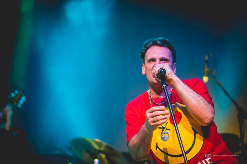 J.A.R. eskalovali dobro v Lucerna Music Baru, desku jim pokřtil Matěj Ruppert