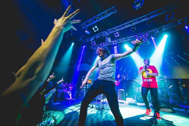 J.A.R. eskalovali dobro v Lucerna Music Baru, desku jim pokřtil Matěj Ruppert