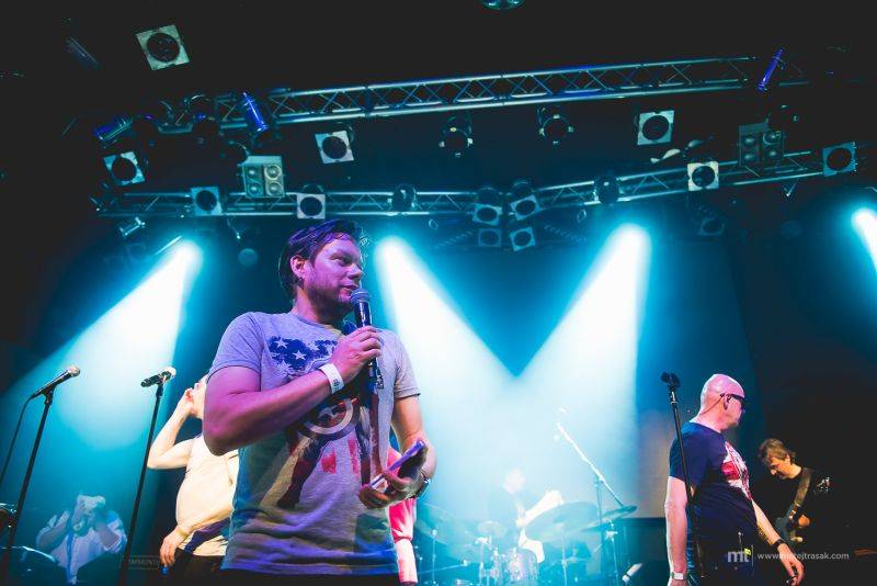 J.A.R. eskalovali dobro v Lucerna Music Baru, desku jim pokřtil Matěj Ruppert