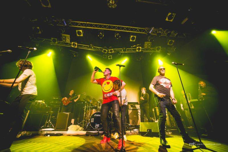 J.A.R. eskalovali dobro v Lucerna Music Baru, desku jim pokřtil Matěj Ruppert