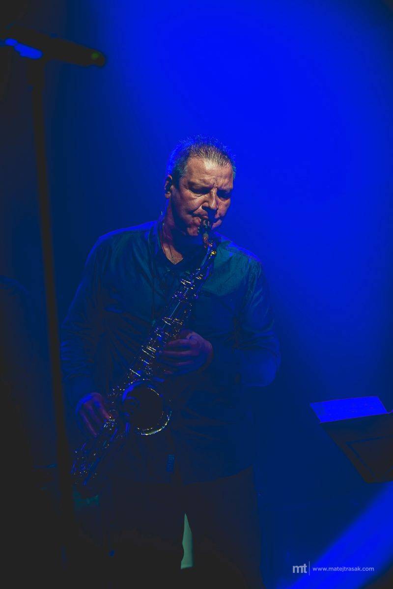 J.A.R. eskalovali dobro v Lucerna Music Baru, desku jim pokřtil Matěj Ruppert