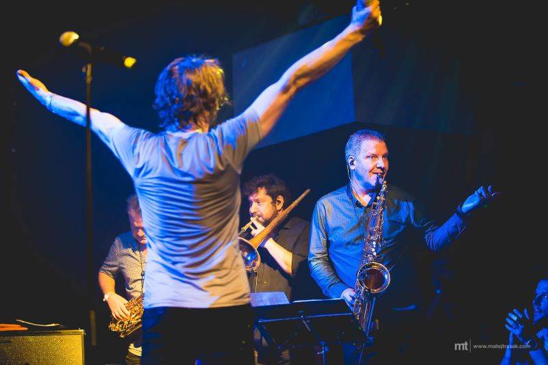 J.A.R. eskalovali dobro v Lucerna Music Baru, desku jim pokřtil Matěj Ruppert