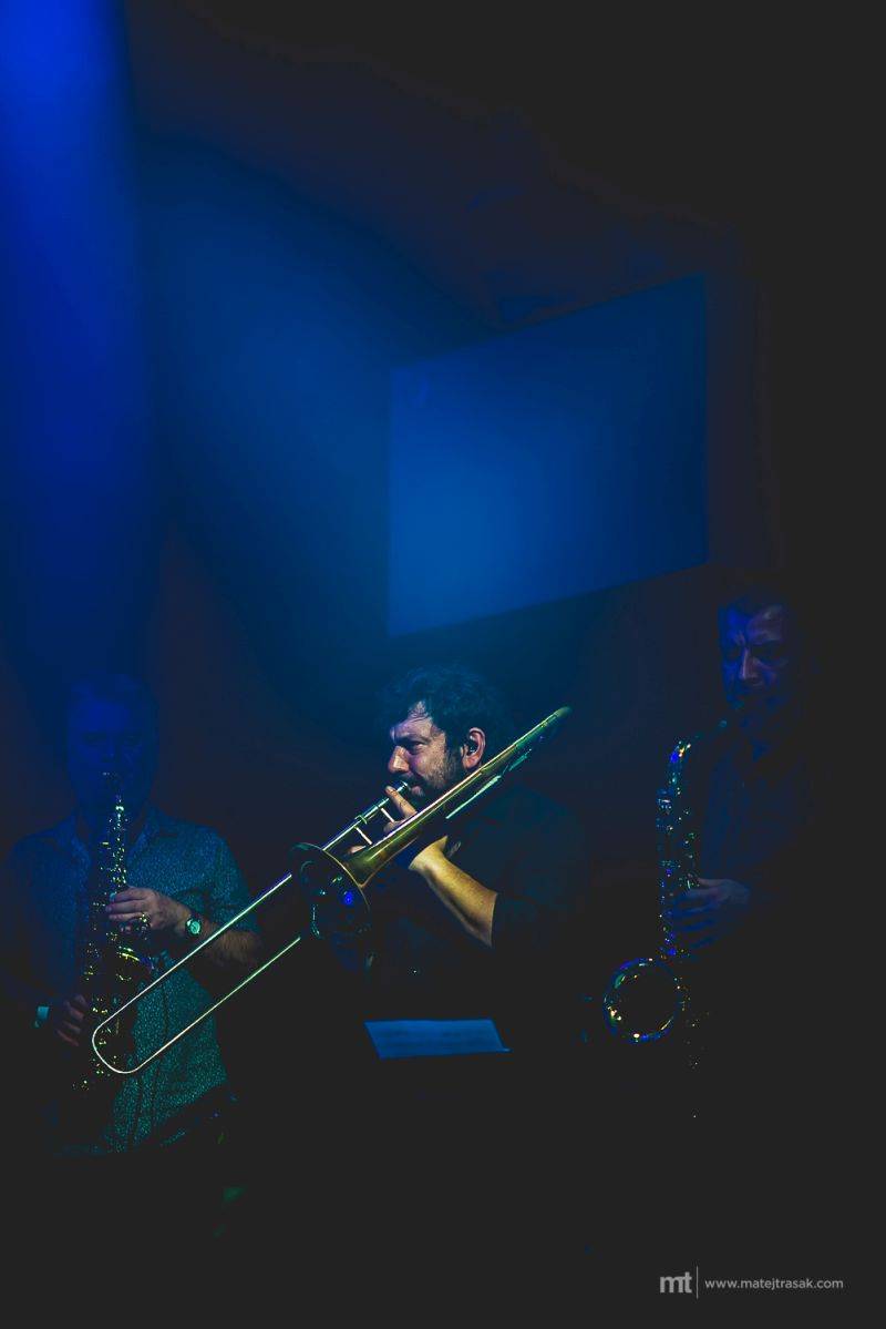 J.A.R. eskalovali dobro v Lucerna Music Baru, desku jim pokřtil Matěj Ruppert