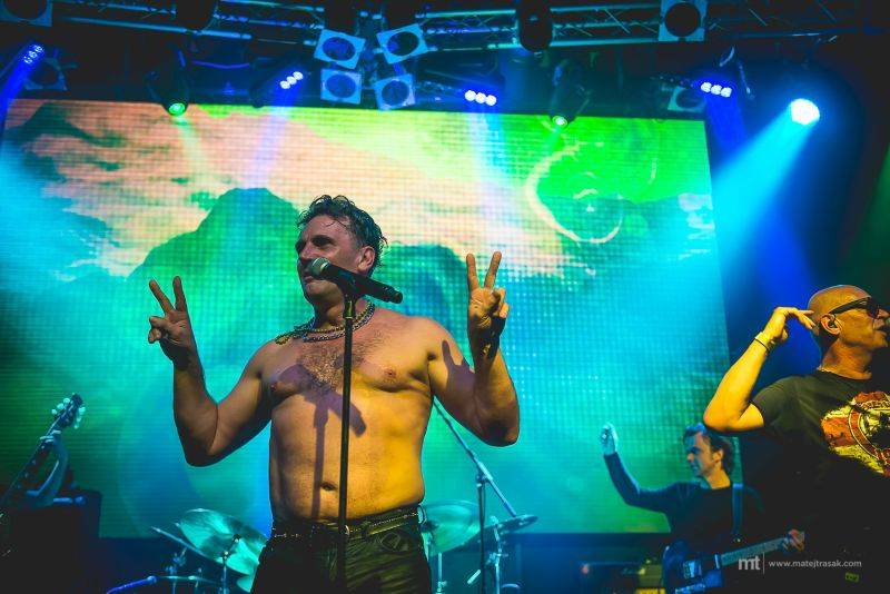 J.A.R. eskalovali dobro v Lucerna Music Baru, desku jim pokřtil Matěj Ruppert