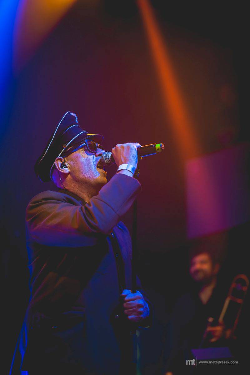 J.A.R. eskalovali dobro v Lucerna Music Baru, desku jim pokřtil Matěj Ruppert