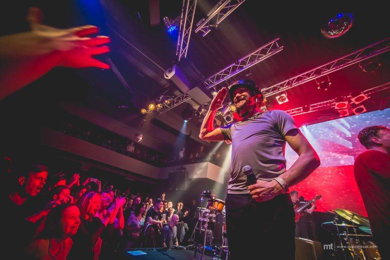 J.A.R. eskalovali dobro v Lucerna Music Baru, desku jim pokřtil Matěj Ruppert