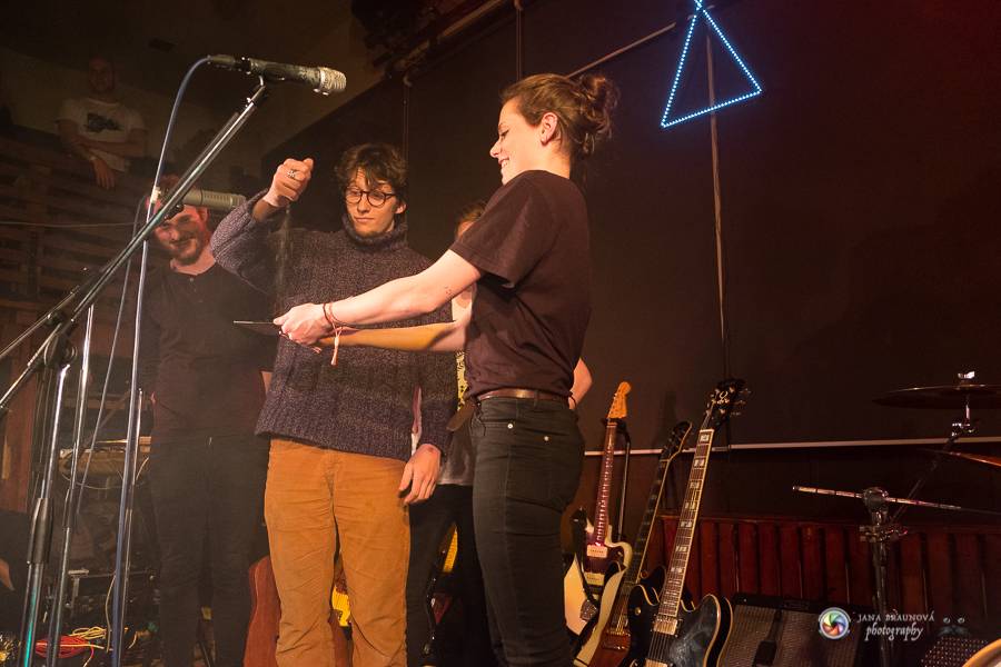 Teepee pokřtili EP Mirrors v Plzni na společném koncertě s No Distance Paradise 