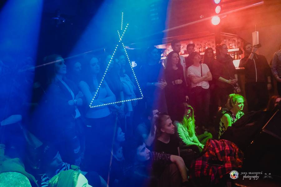 Teepee pokřtili EP Mirrors v Plzni na společném koncertě s No Distance Paradise 