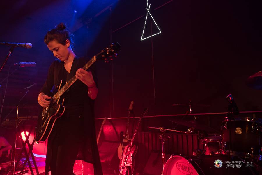 Teepee pokřtili EP Mirrors v Plzni na společném koncertě s No Distance Paradise 