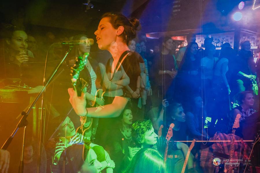 Teepee pokřtili EP Mirrors v Plzni na společném koncertě s No Distance Paradise 