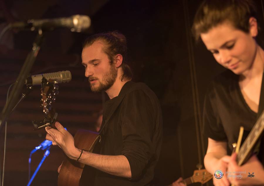 Teepee pokřtili EP Mirrors v Plzni na společném koncertě s No Distance Paradise 