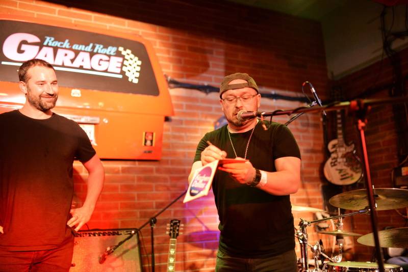 Středověcí Korben Dallas zaparkovali v ostravské garáži