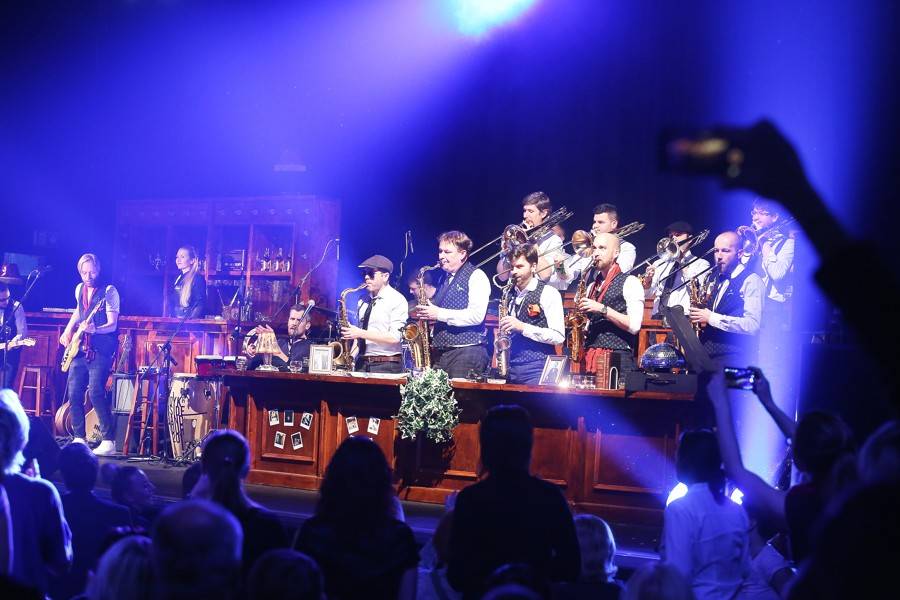 B-Side Band a Vojta Dyk třikrát vyprodali Brno, na prvním koncertě servírovali i whisky