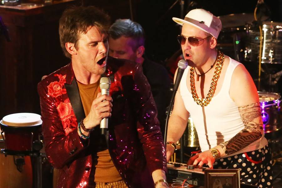 B-Side Band a Vojta Dyk třikrát vyprodali Brno, na prvním koncertě servírovali i whisky