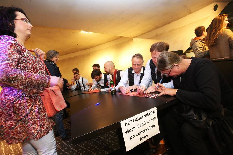 B-Side Band a Vojta Dyk třikrát vyprodali Brno, na prvním koncertě servírovali i whisky