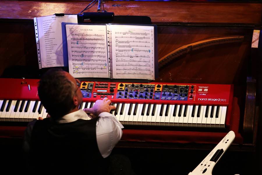 B-Side Band a Vojta Dyk třikrát vyprodali Brno, na prvním koncertě servírovali i whisky