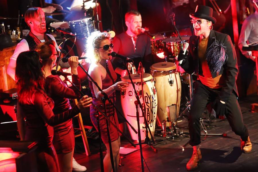 B-Side Band a Vojta Dyk třikrát vyprodali Brno, na prvním koncertě servírovali i whisky