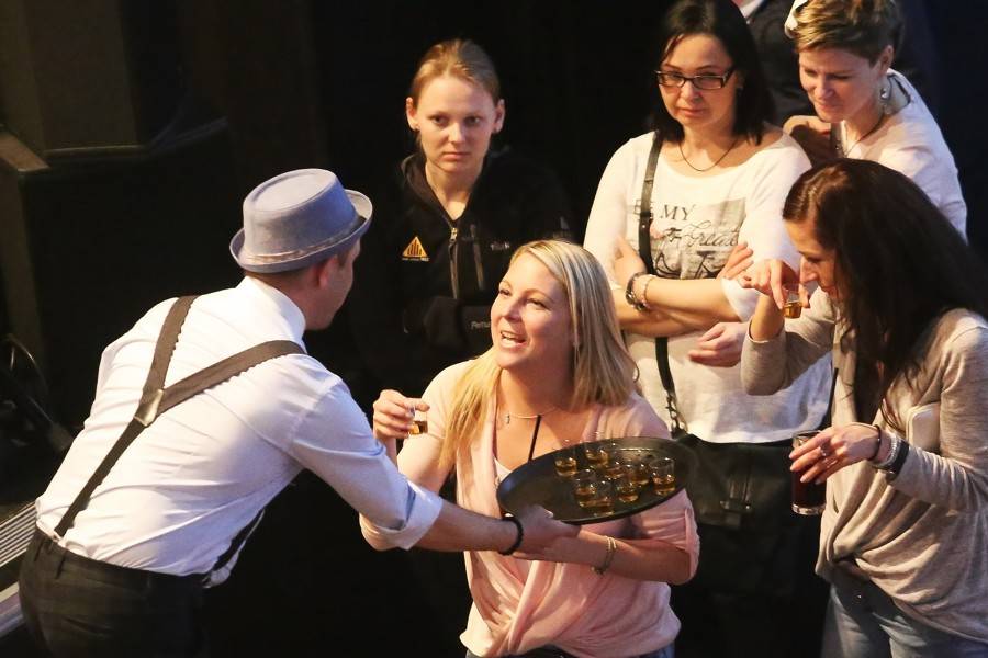 B-Side Band a Vojta Dyk třikrát vyprodali Brno, na prvním koncertě servírovali i whisky