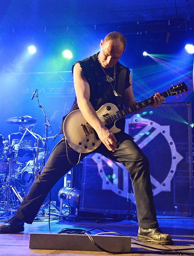 Bývalý zpěvák Iron Maiden Blaze Bayley slavil pálení čarodějnic v plzeňské Šeříkovce